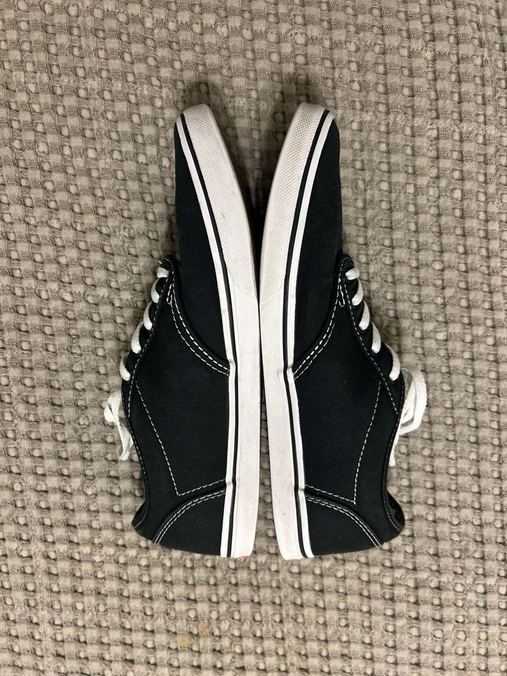 Vans Atwood Black Canvas Lace Up Sneakers Women’s 9 Classic Low Top Y2K